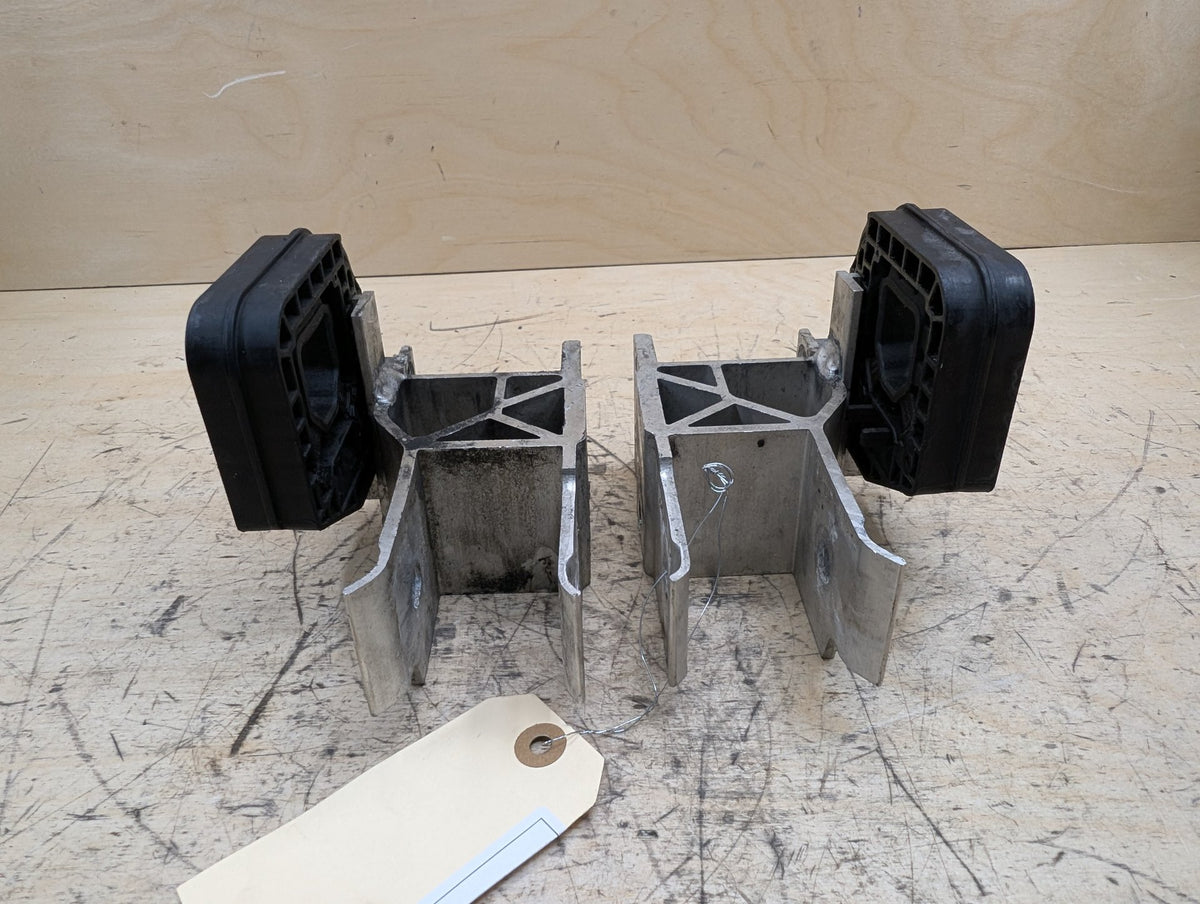 2019-2026 BMW X5 G05 Radiator Lower Mounting Brackets SET 8642753 OEM