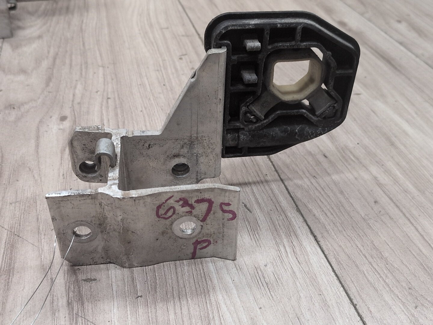 2014 - 2020 BMW 440i F36 Cooling Radiator Brackets SET 8620732 B58B30M0