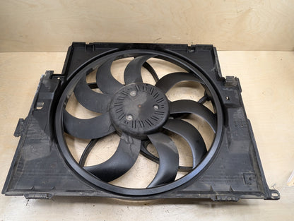 2012-2018 BMW 320i F30 Radiator Fan Shroud Housing w/ Motor 8641963