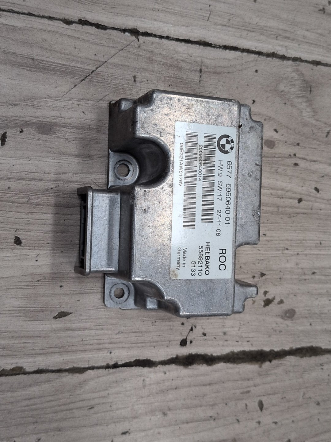 2004-2010 BMW M6 E64 Convertible Rollover Module 6950640 OEM