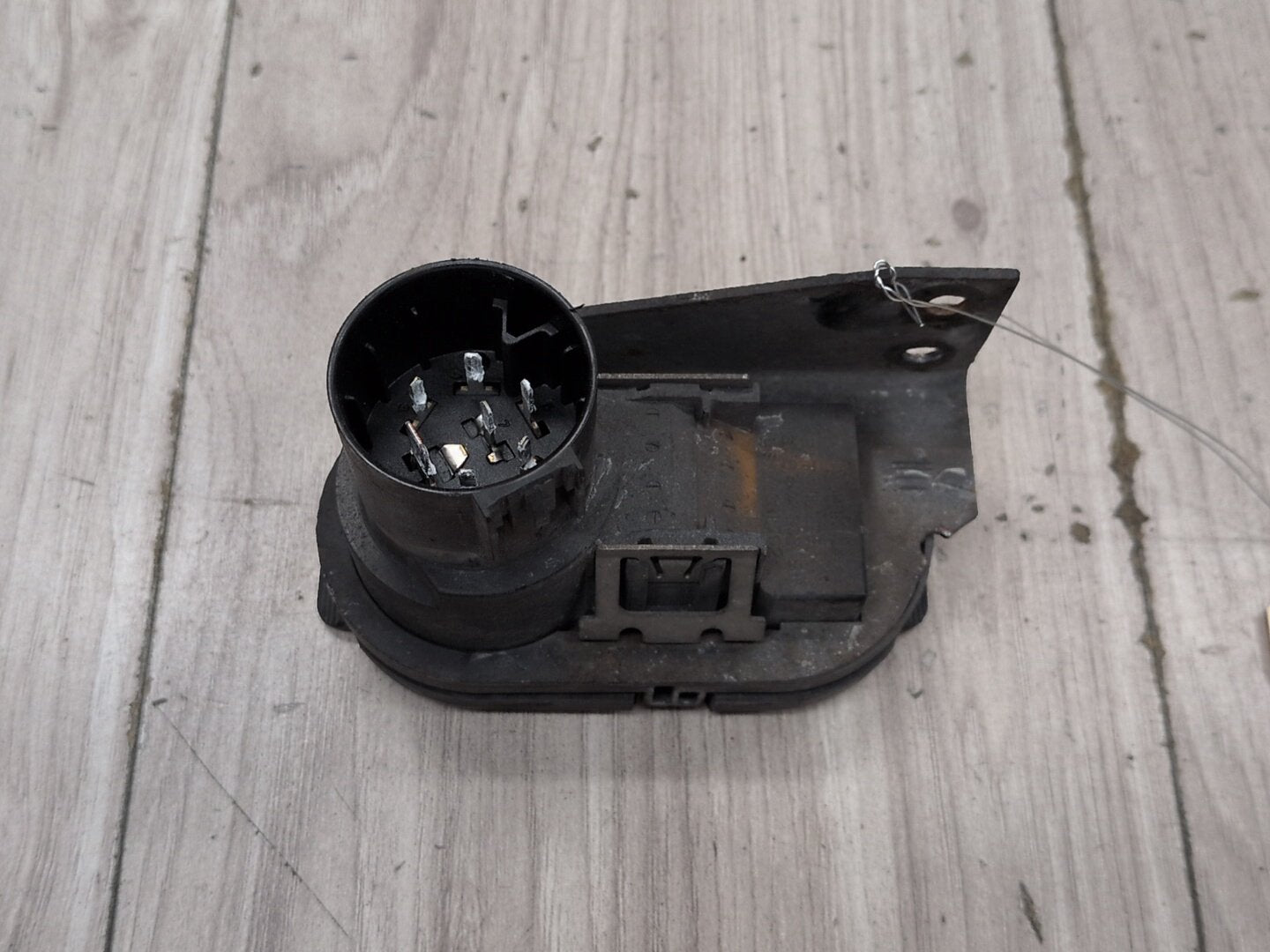 2015 - 2019 BMW X6 F86 Tow Hitch Trailer Module 6447302 S63B44T2