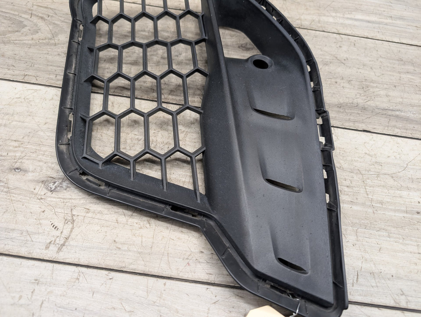 2015-2019 BMW X6 F86 Front Right Passenger Bumper Cover Grille 8056262