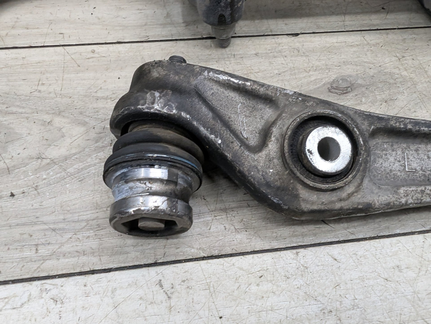 2008 - 2017 Audi S5 8T Front Left Driver Control Arms SET 8K0407271AJ