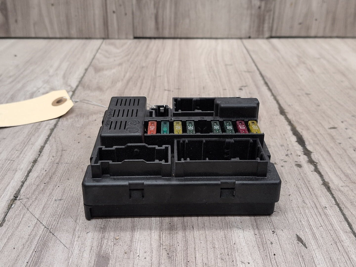 04-10 BMW X3 E83 BCM Fuse Relay Power Junction Distribution Box Module