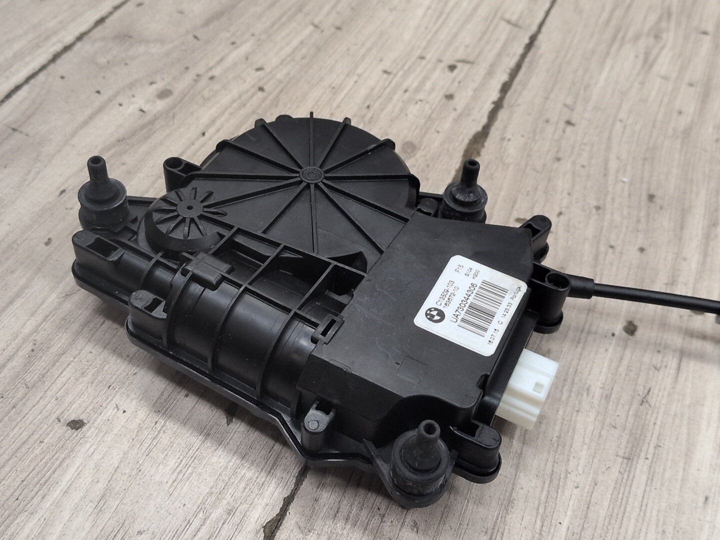 2015-2018 BMW X5 F85 Lower Liftgate Tailgate Lock Latch Actuator 7303443