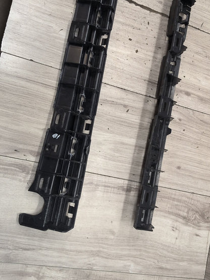 2012-2018 BMW M6 F06 Right Passenger Side Skirt Rocker Panel Brackets SET 7276350