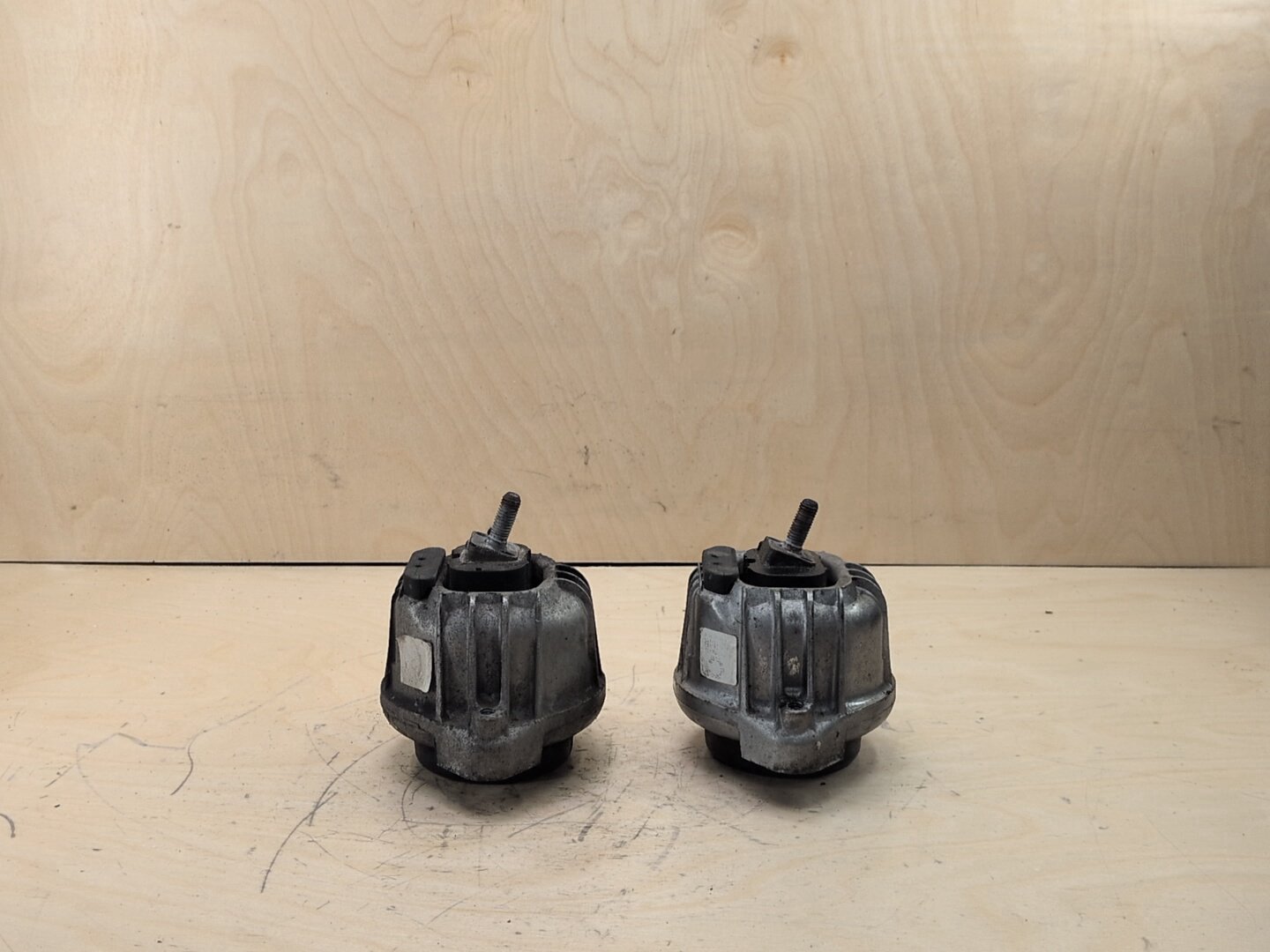2006-2011 BMW E90 328i N52B30 Left Right Engine Bracket Support Mount SET 6760330
