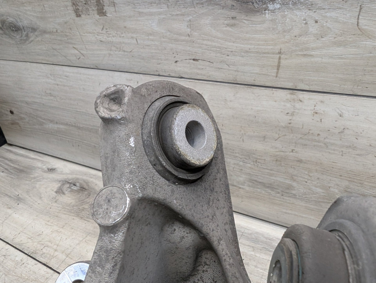 2016-2022 BMW 750Li G12 Rear Left Driver Spindle Knuckle w/ Bearing 6861135 OEM