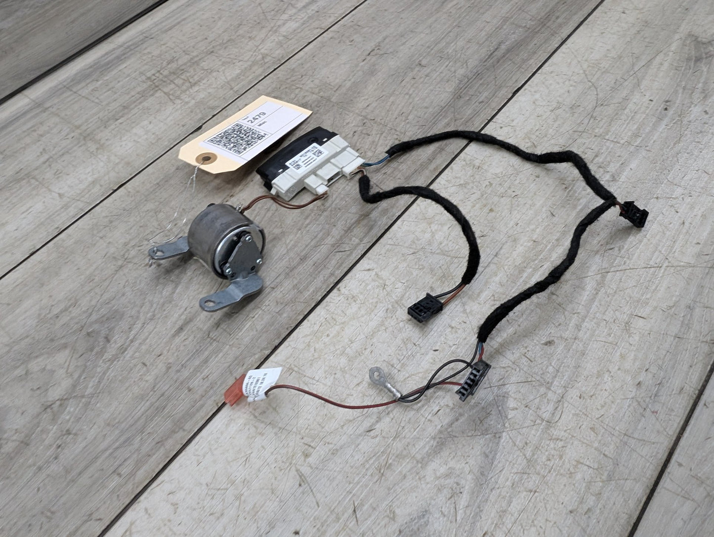 2014 - 2018 BMW X5 F15 Steering Wheel Vibration Generator Motor w/ Module SET 9218381 N63B
