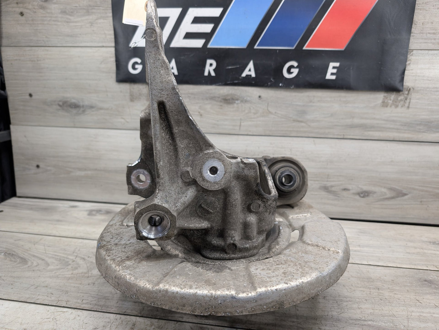 2014 - 2018 BMW X5 F15 Rear Right Passenger Spindle Knuckle w/ Bearing 6770984 N63B44O1