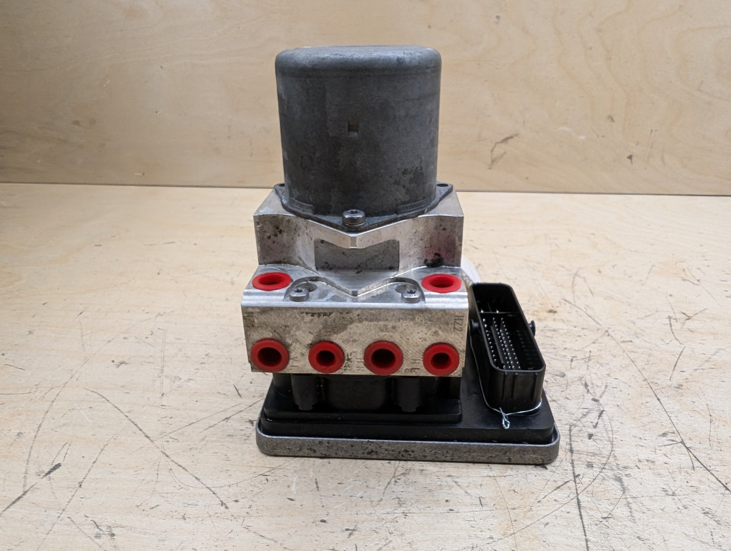 2018-2024 BMW X3 G01 ABS Pump Module 6893764