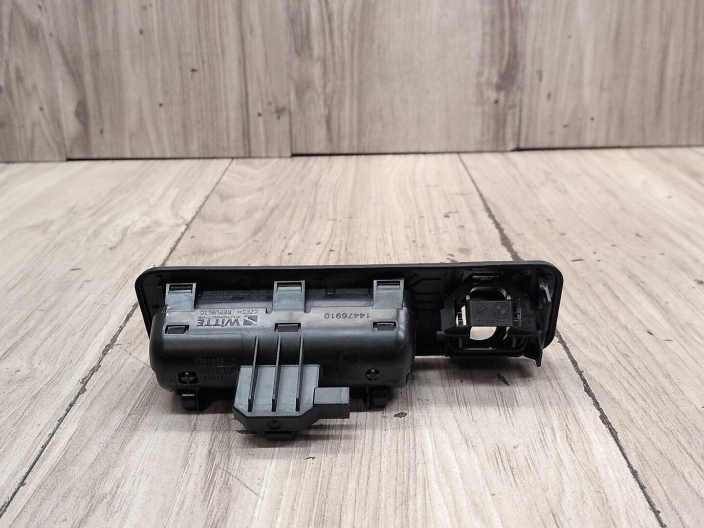 OEM BMW G30 530 540 M550 M5 X5 Rear View Camera Trunk Lid Handle Push Button