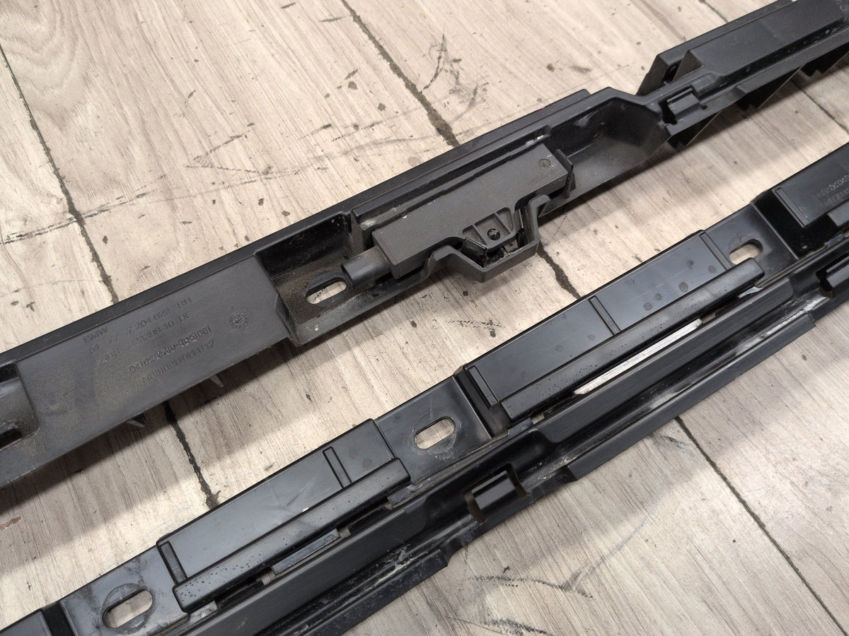 2011-2016 BMW M5 F10 Right Passenger Side Rocker Panel Brackets SET 7184778 OEM