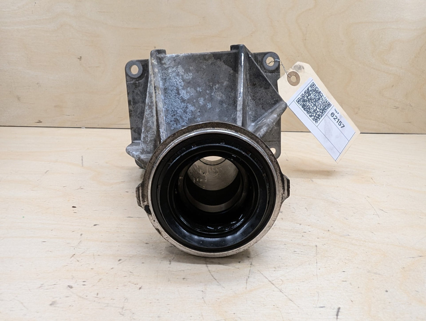 2015-2019 BMW X6 F16 Front Differential Axle Carrier Support Mount Bracket 7568712