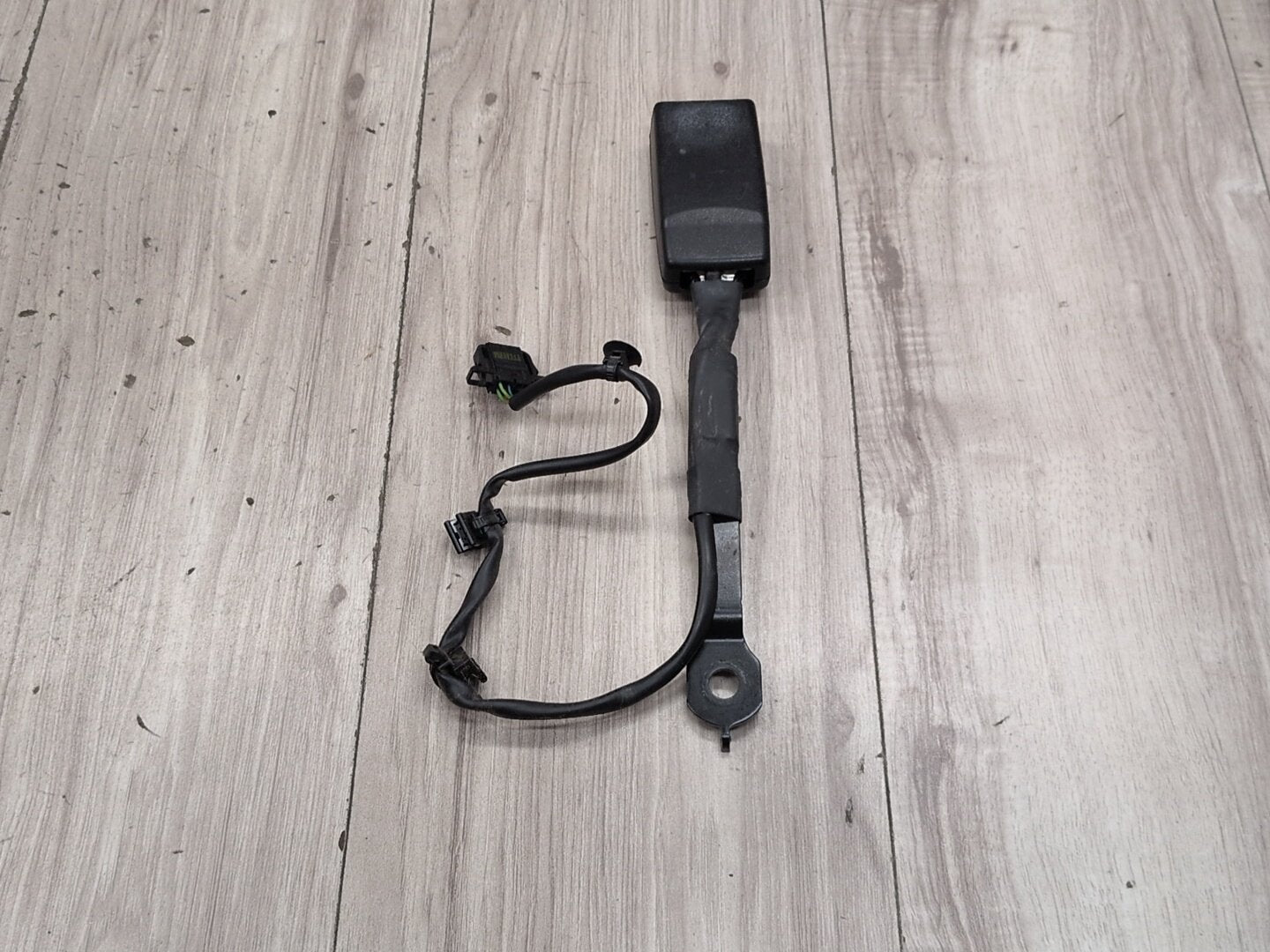 2015-2018 Audi Q3 8U Front Right Passenger Seatbelt Seat Belt Buckle 8R0857756D