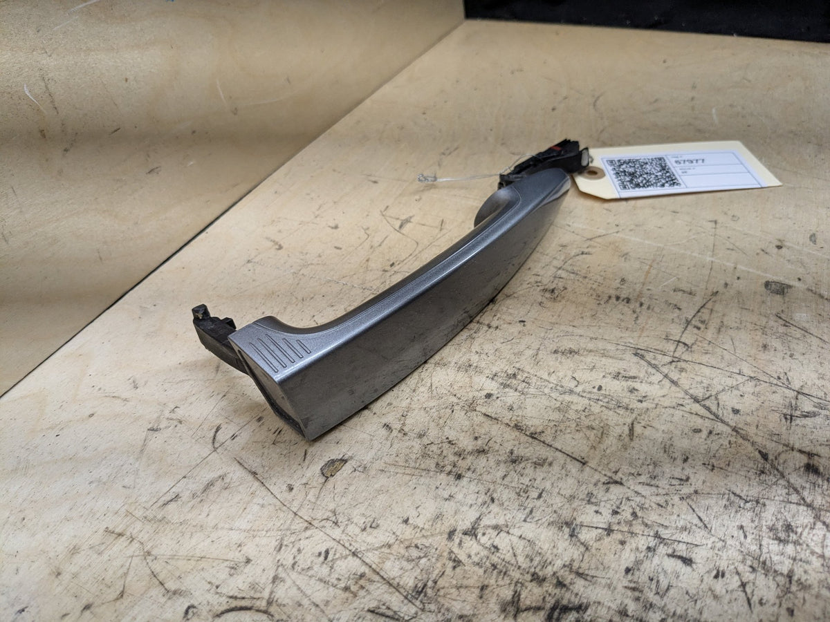 2008-2013 BMW 135i E88 Front Right Passenger Door Handle 7207558