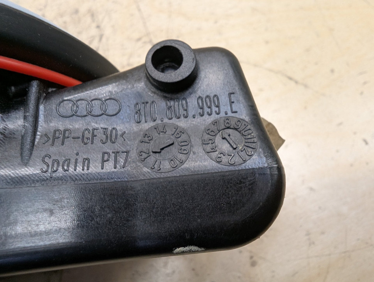 2011-2017 Audi RS5 8T Fuel Gas Tank Filler Cap 8T0809999E OEM
