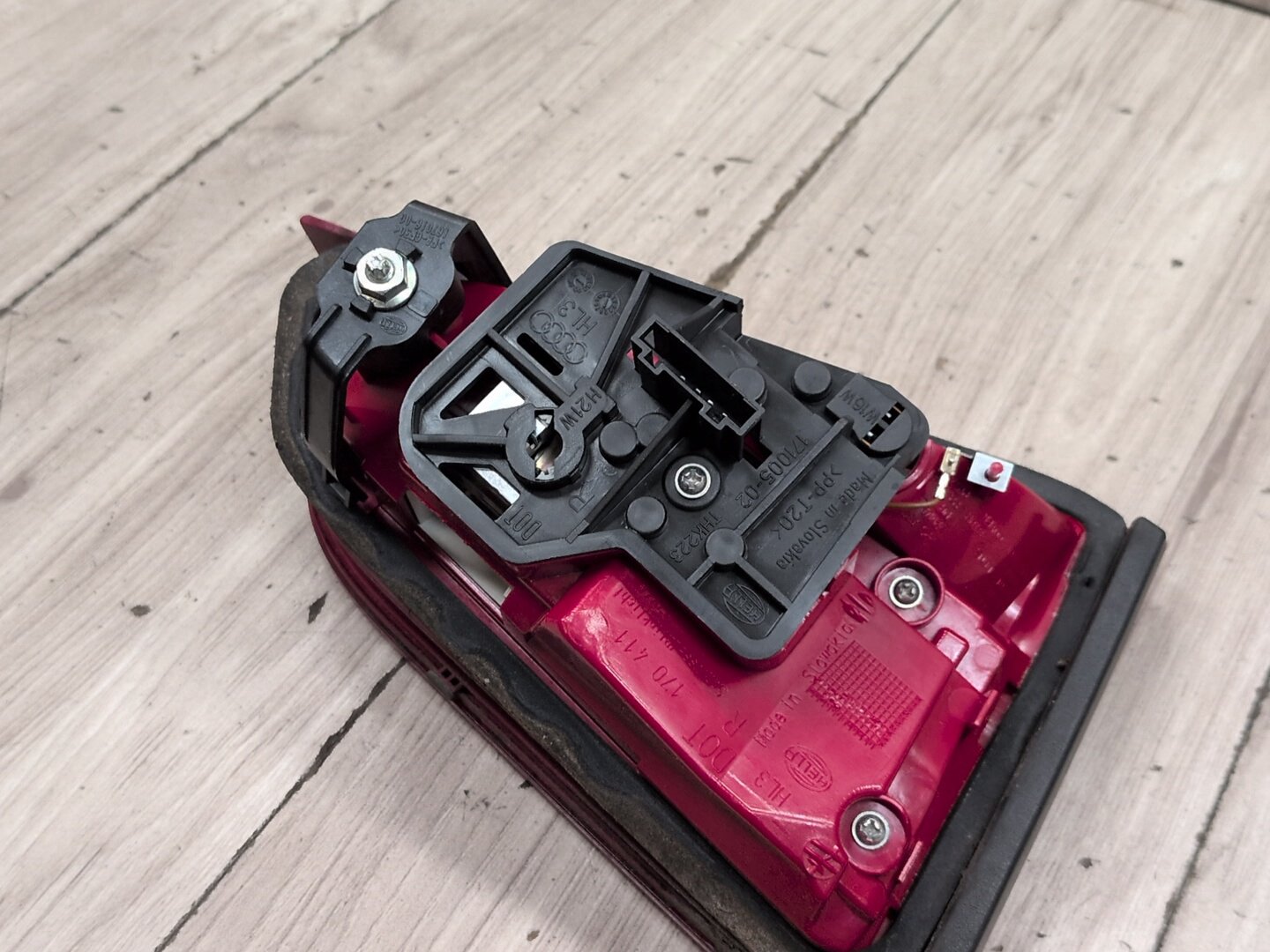 2010-2016 Audi S4 B8 Rear Right Passenger Inner Tail Light 8K5945094K OEM