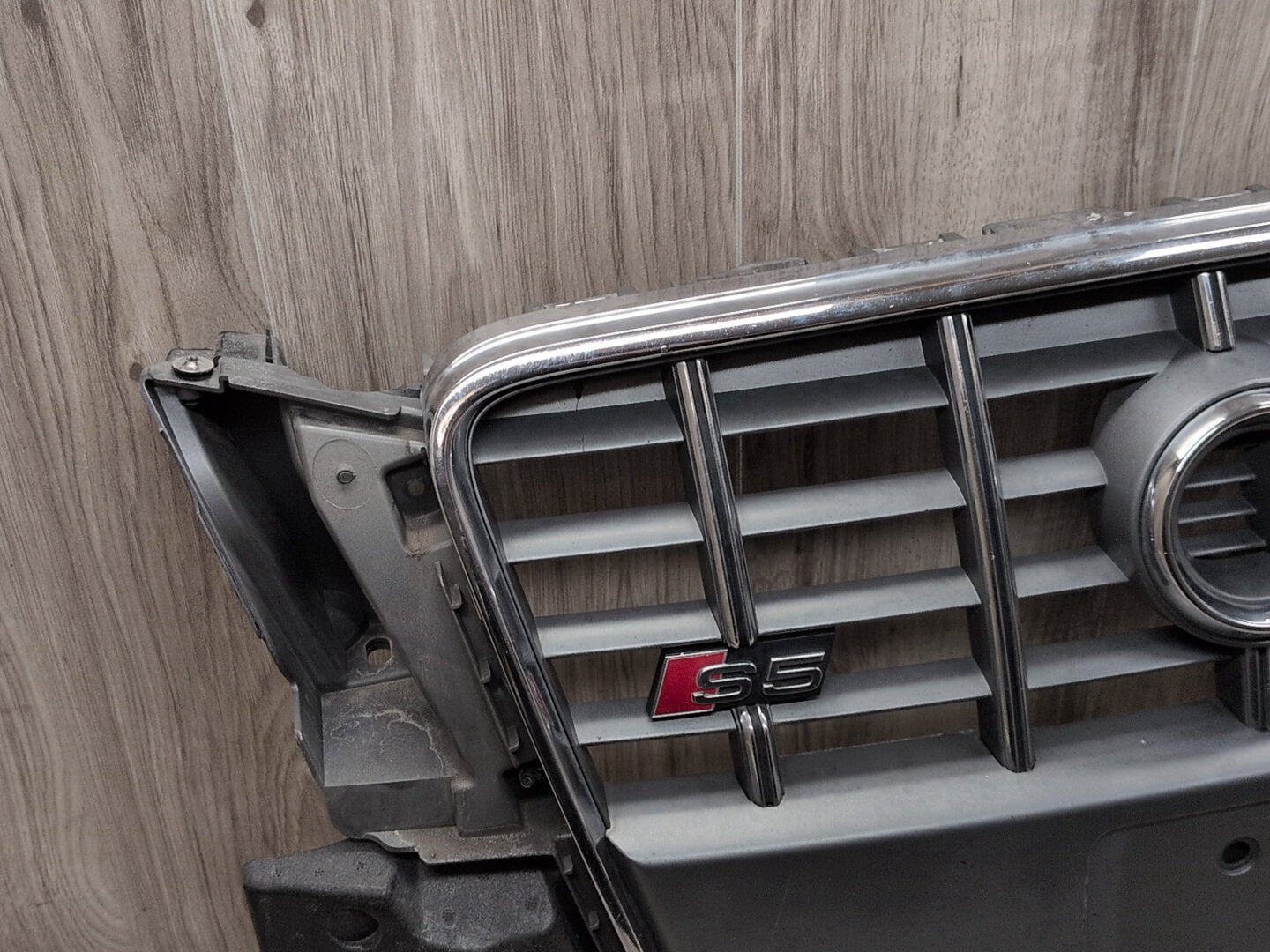 2008-2017 Audi S5 8T Front Middle Center Bumper Cover Grille 8T0853651F