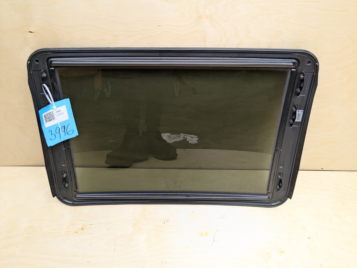 2019 - 2026 BMW 330i G20 Front Sunroof Sun Roof Glass 8737865 B46B20O1