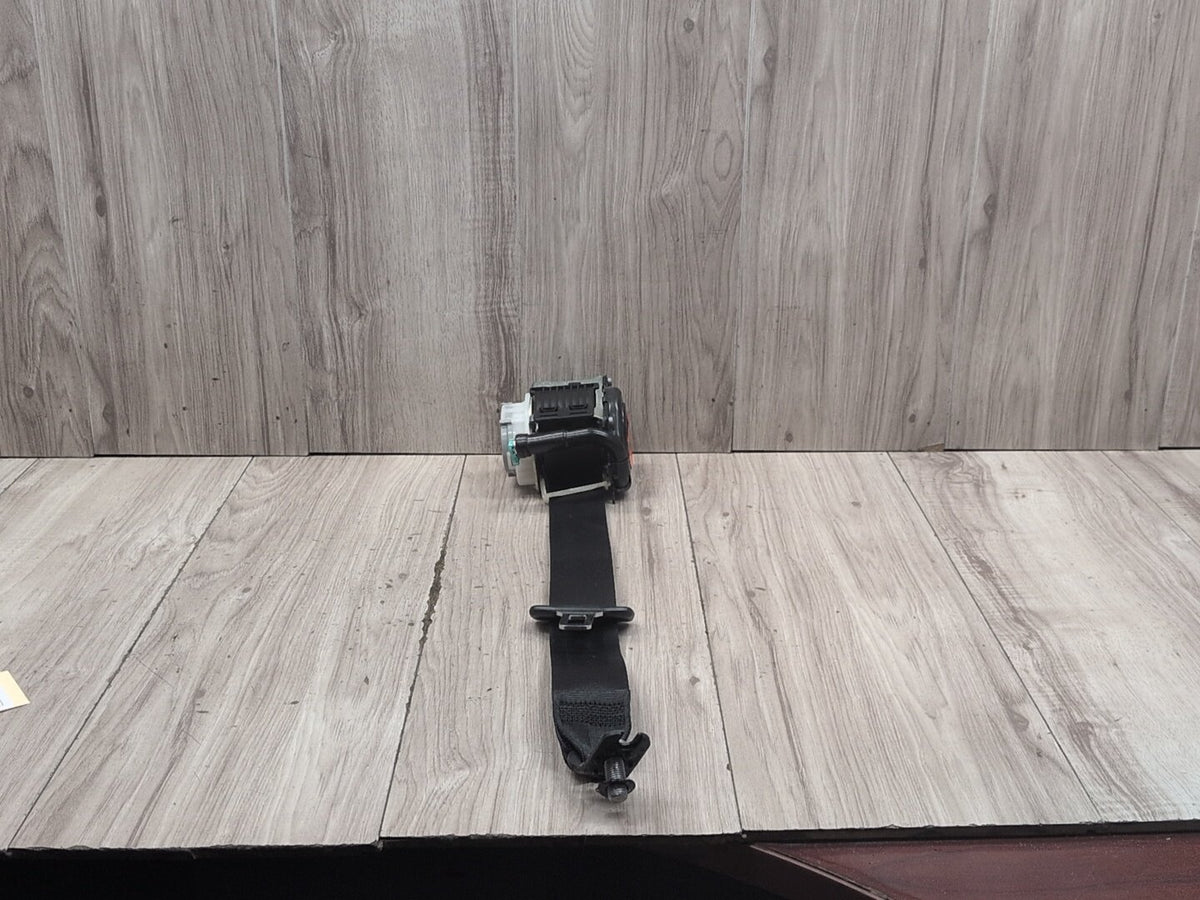 2015-2018 Audi Q3 8U Rear Left or Right Seatbelt Seat Belt Retractor 8U0857805A
