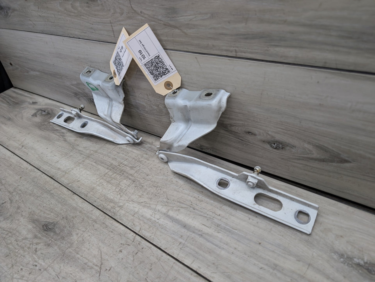 2009 - 2017 Audi Q5 8R Hood Bonnet Hinges SET 8R0823302A EA888
