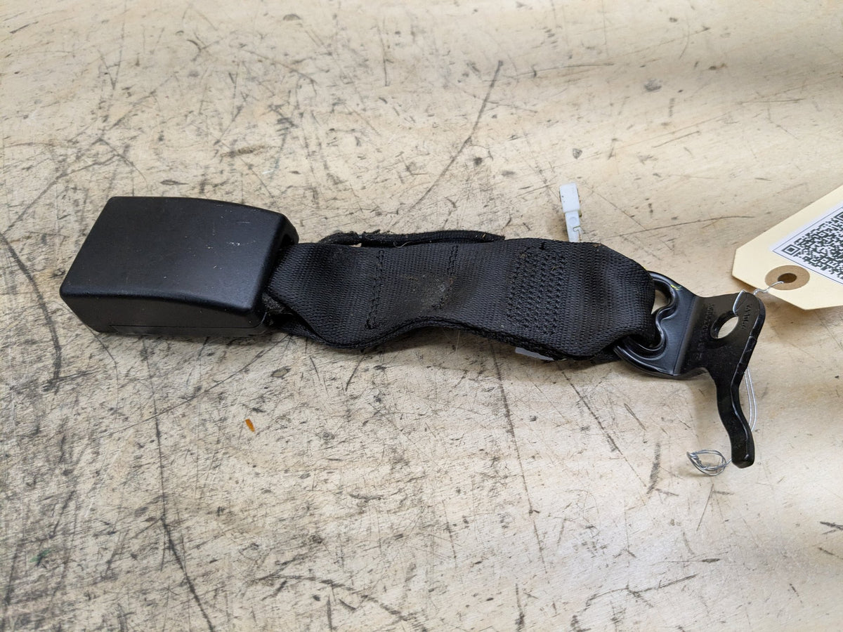 OEM BMW F90 M5 G30 530 540 M550 Rear Center Middle Seatbelt Seat Belt Buckle