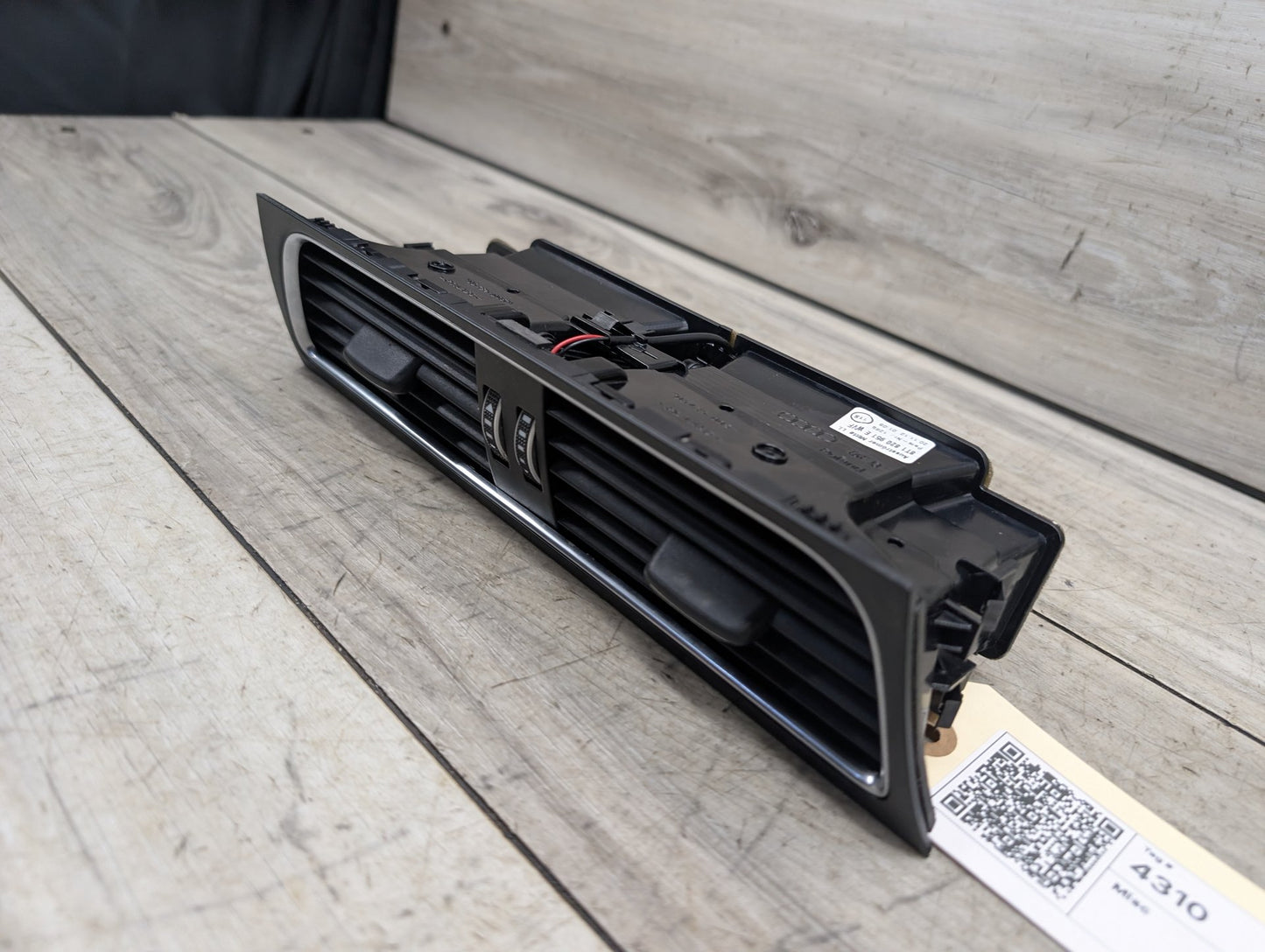 2008 - 2017 Audi S5 8T Dashboard Dash Board Middle Center Air Vent 8T1820951E