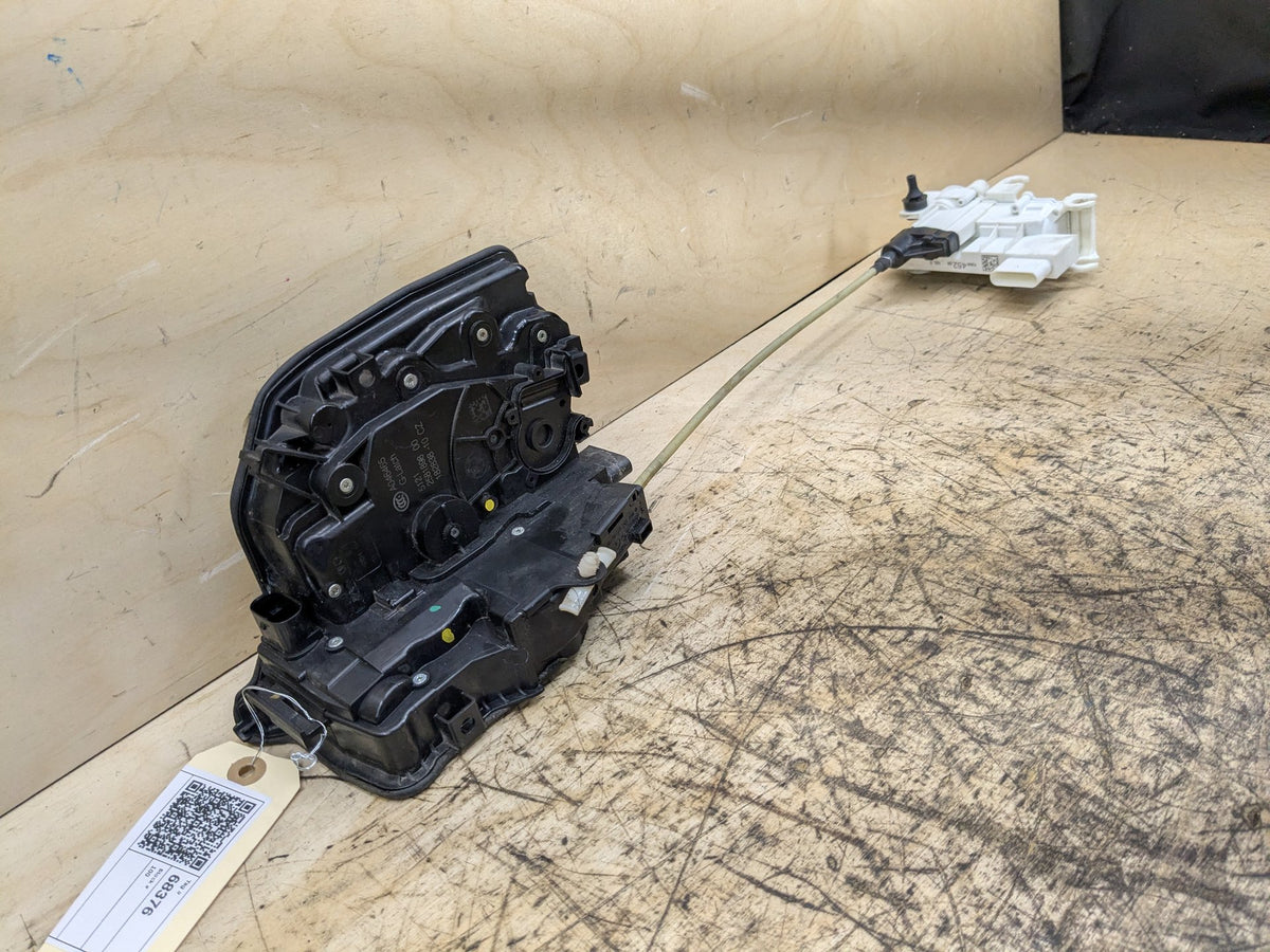 2016-2019 BMW 740Li G12 Rear Right Door Latch Lock Actuator 2581898 OEM