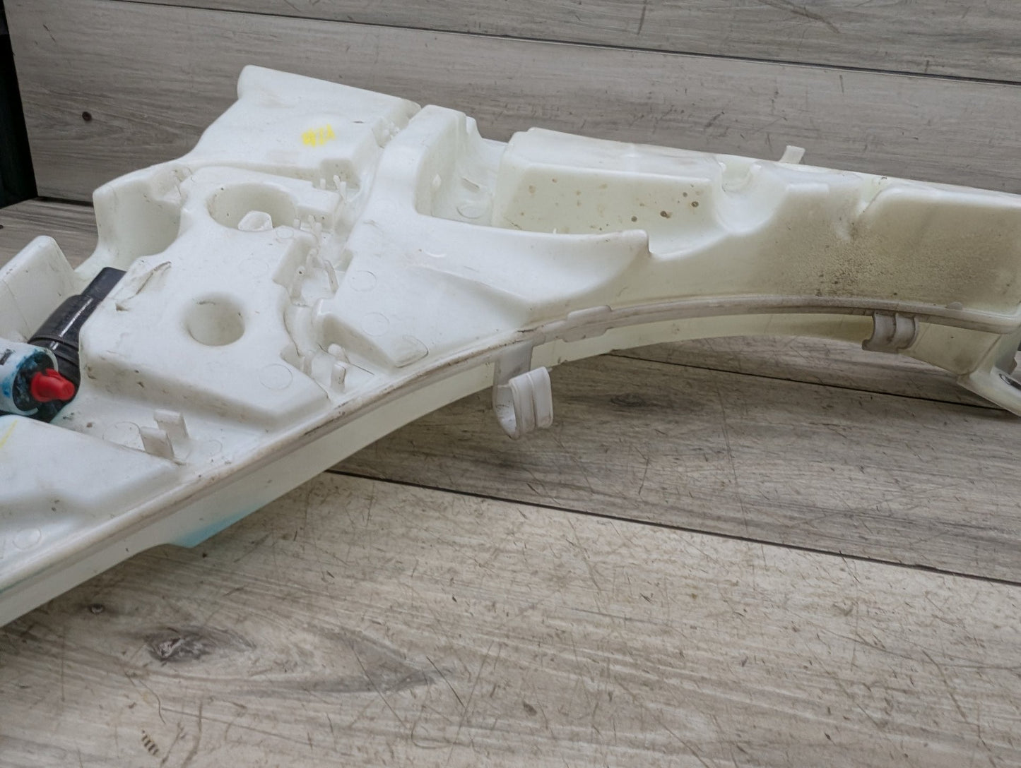 2014 - 2018 BMW X5 F15 Windshield Reservoir Tank Assembly 7292423 N63B