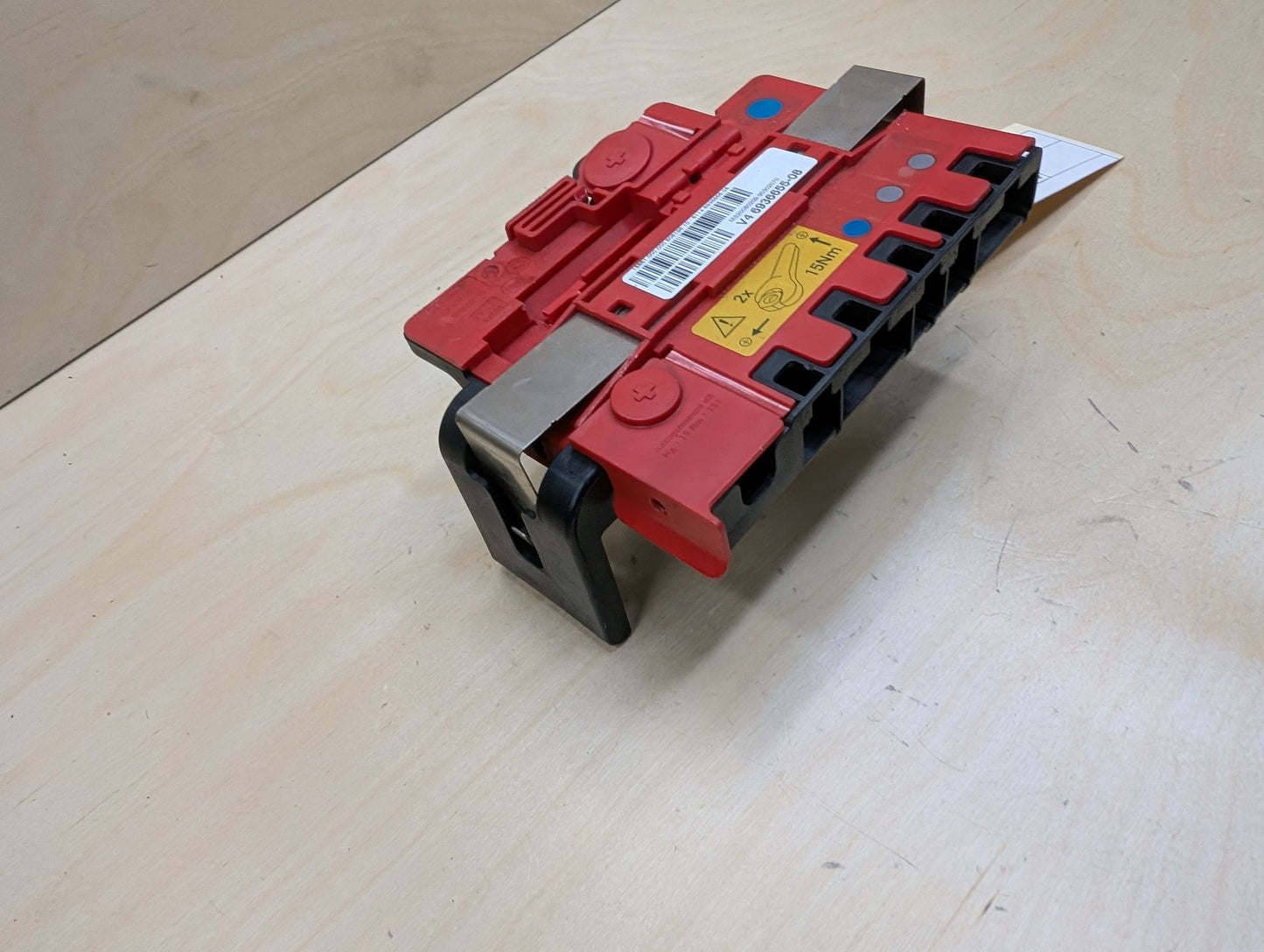 OEM BMW E82 E88 E90 E92 Battery Power Junction Distribution Fuse Box Voltage