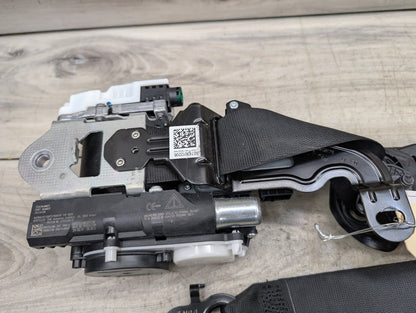 OEM BMW F90 G30 530 540 M550 M5 Front Right Passenger Seat Belt Retractor Black
