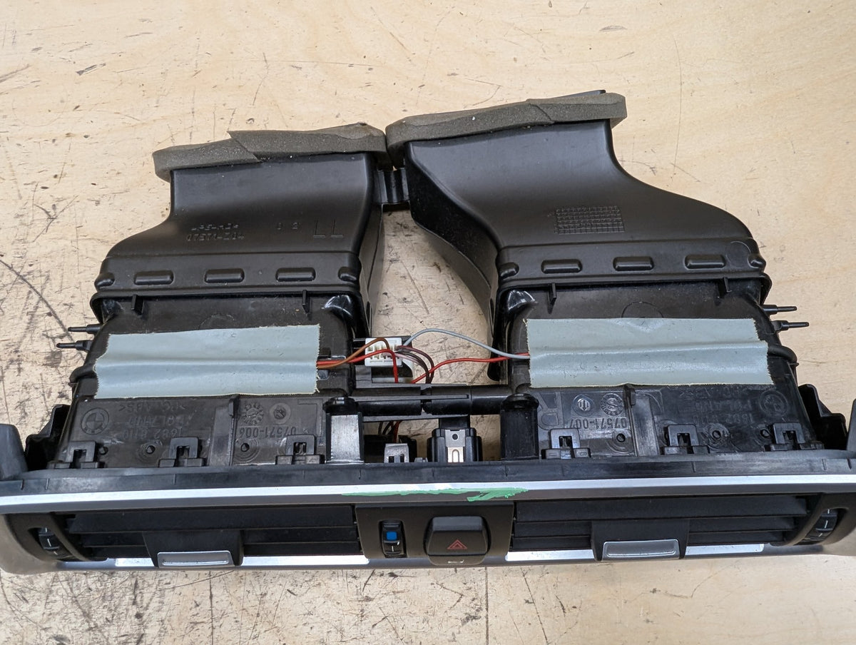 2010-2017 BMW 535i GT xDrive F07 Dashboard Dash Board Middle Center Air Vent 9142584 OEM