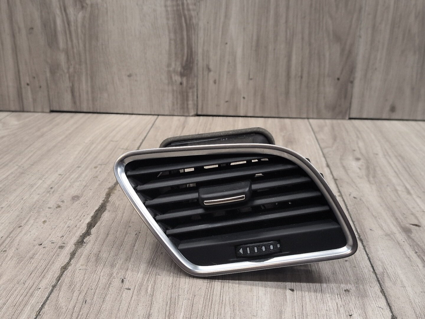 2015-2018 Audi Q3 8U Dashboard Dash Board Right Passenger Air Vent 8U1820902B