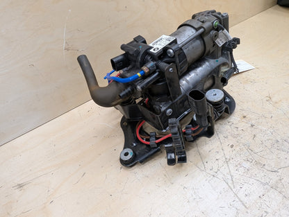16-22 OEM BMW G11 G12 740 750 M760 Air Suspension Compressor Pump Module Motor
