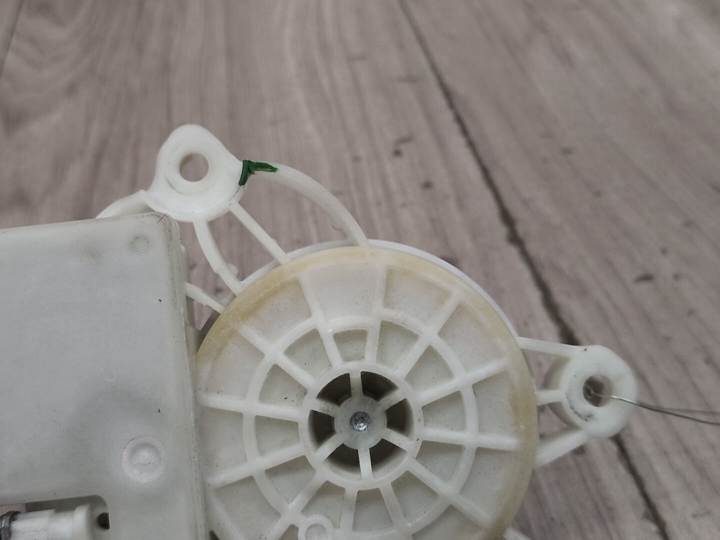 2019 - 2026 BMW X5 G05 Front Right Passenger Door Window Glass Regulator Motor 9479072 N63B44M3
