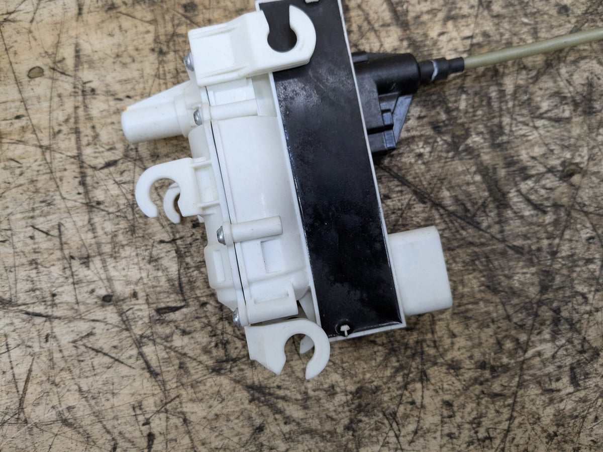 2016-2019 BMW 740Li G12 Front Right Passenger Door Latch Lock Actuator 2581897 OEM
