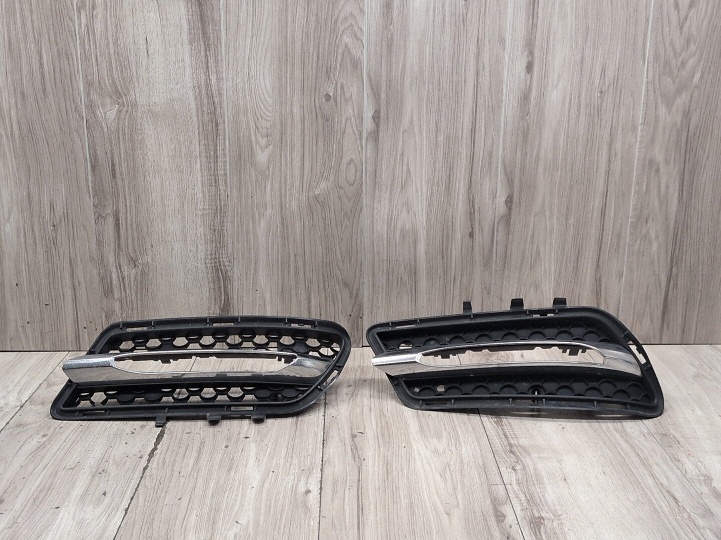 2009-2012 Mercedes-Benz E550 W212 Front Left Right Center Bumper Cover Grilles SET A2128851753 OEM