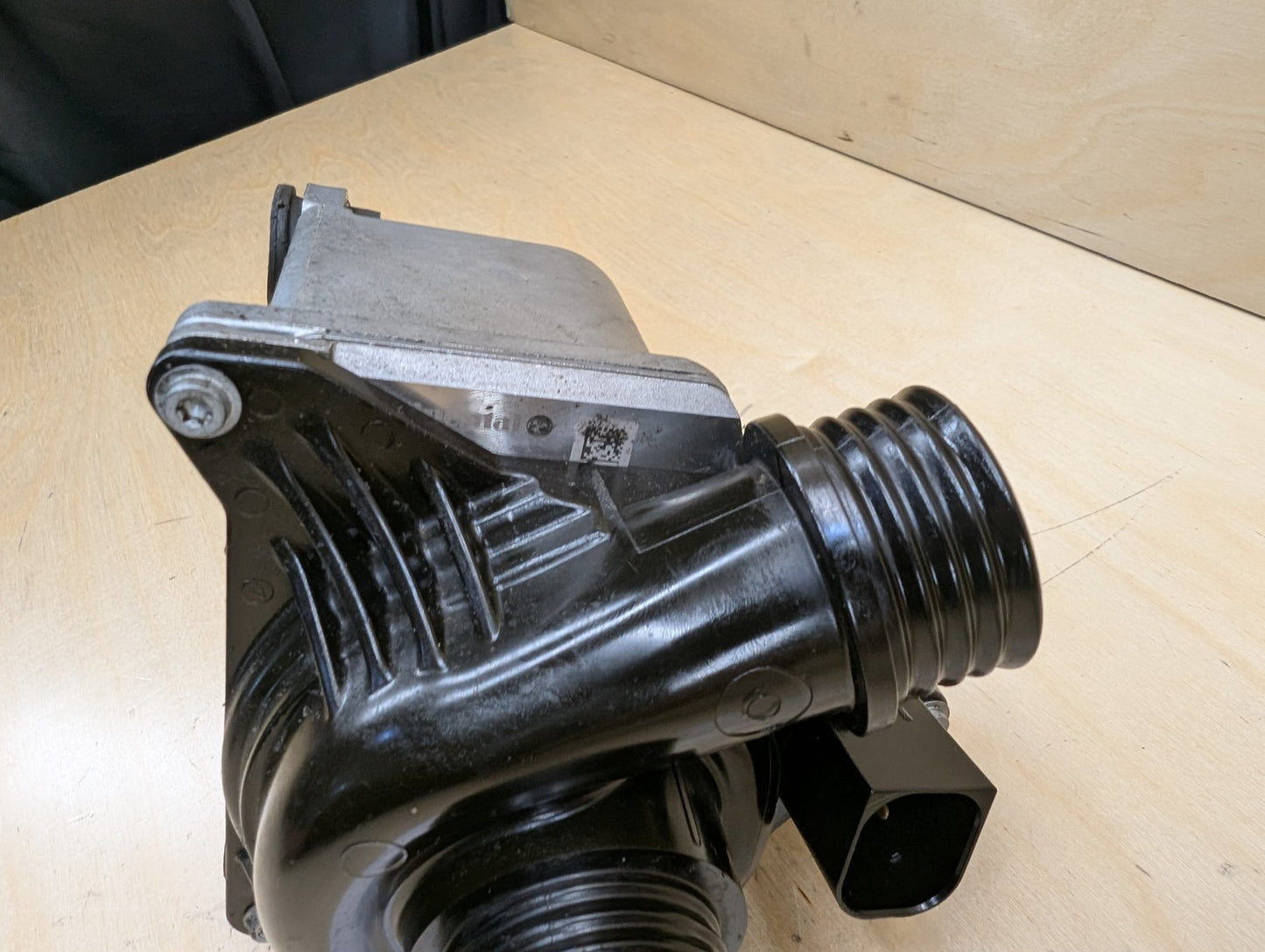 OEM BMW E70 E82 E90 E92 E93 F10 F13 F25 Engine N54 N55 Auxiliary Electric Water Pump