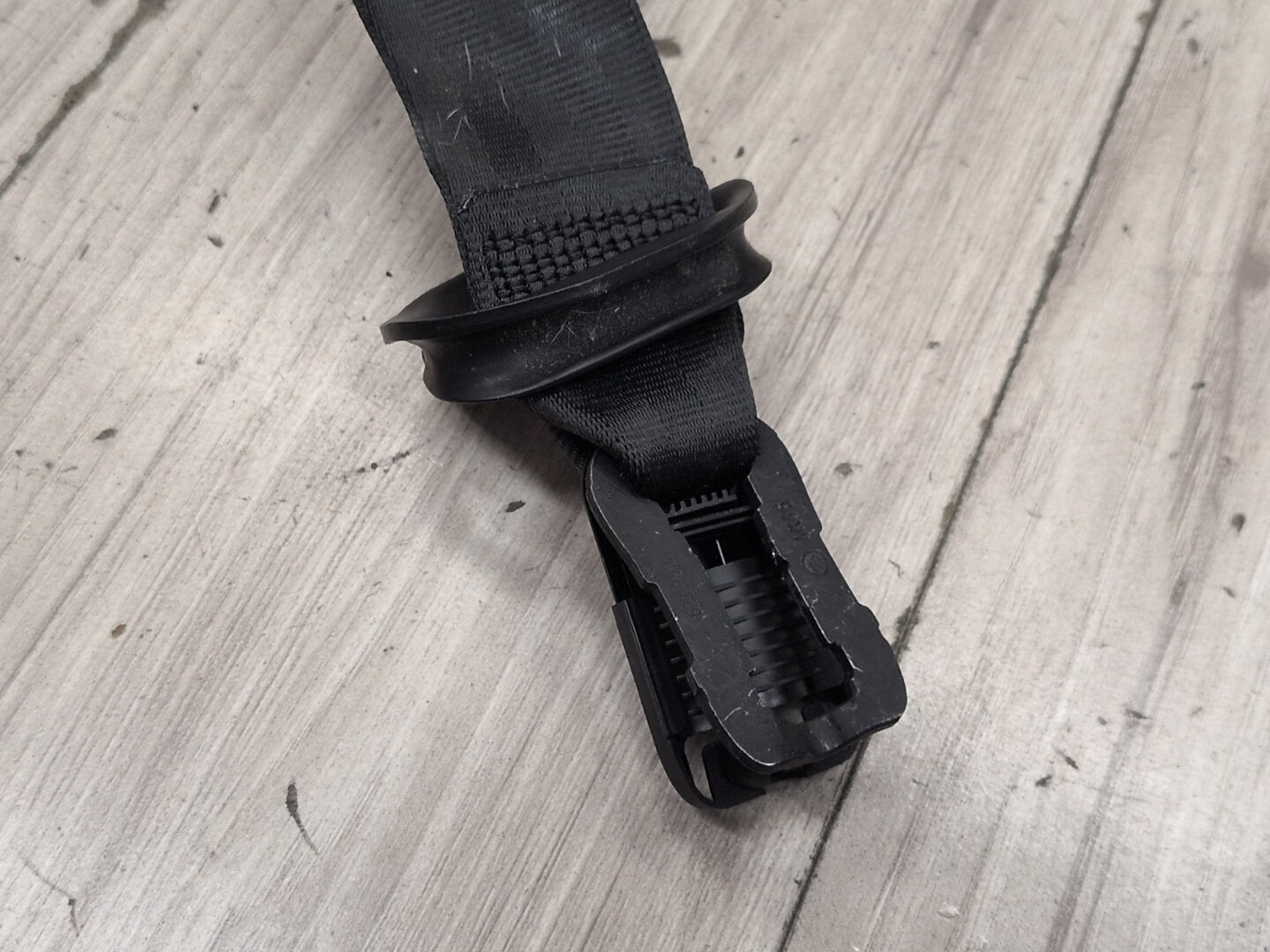 2015-2018 Audi Q3 8U Front Left Driver Seatbelt Seat Belt Retractor 8U0857706F