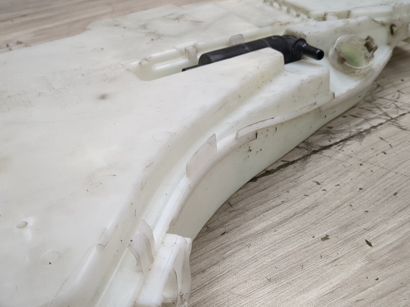 OEM BMW F01 F02 F06 F07 F10 F13 Windshield Washer Fluid Tank Reservoir