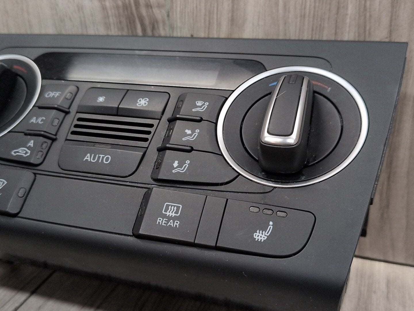2015-2018 Audi Q3 8U Front AC Heater Climate Control Switch 8U0820043G