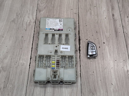 2016-2022 BMW 750i G12 Bdc Body Domain Fem Control Module w/ Key 8800386 OEM