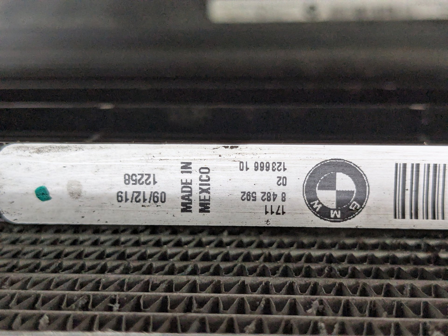 2019 - 2026 BMW 330i G20 Radiator Cooling Condenser Fan Shroud Assembly SET 8666817 B46B20O1