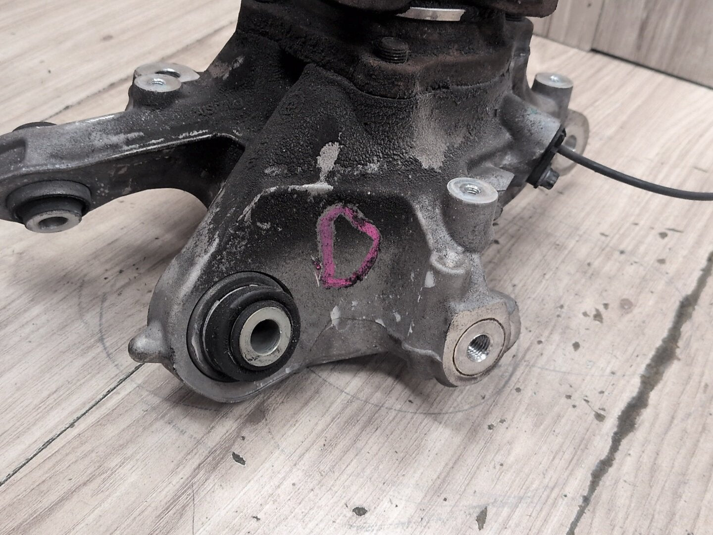 19-21 OEM BMW G20 330 M340 REAR Left Driver Knuckle Wheel Hub Spindle Bearing