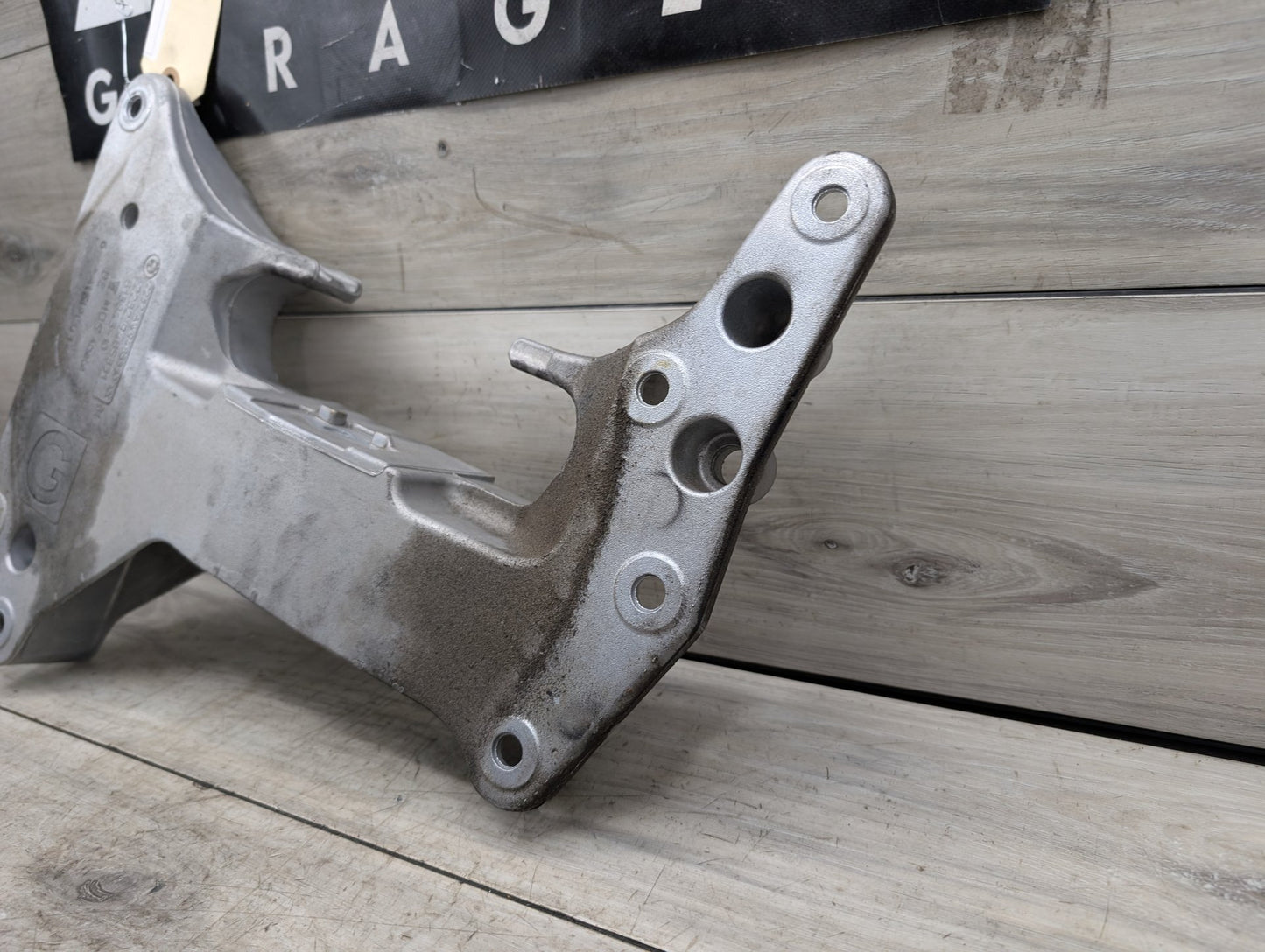 2019-2026 BMW X5 G05 Transmission Mount Bracket 9485331