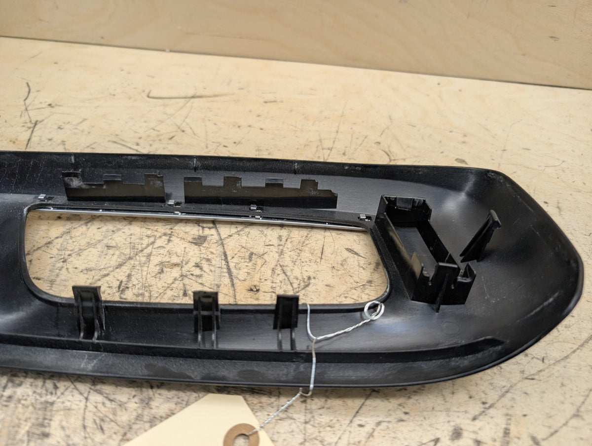 2016-2019 BMW 740i G12 Front Left Driver Seat Switch Trim Bezel Cover 7368555