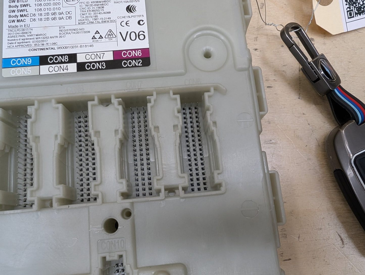 2018-2024 BMW X3 G01 Bdc Body Domain Fem Control Module w/ Key 8715809