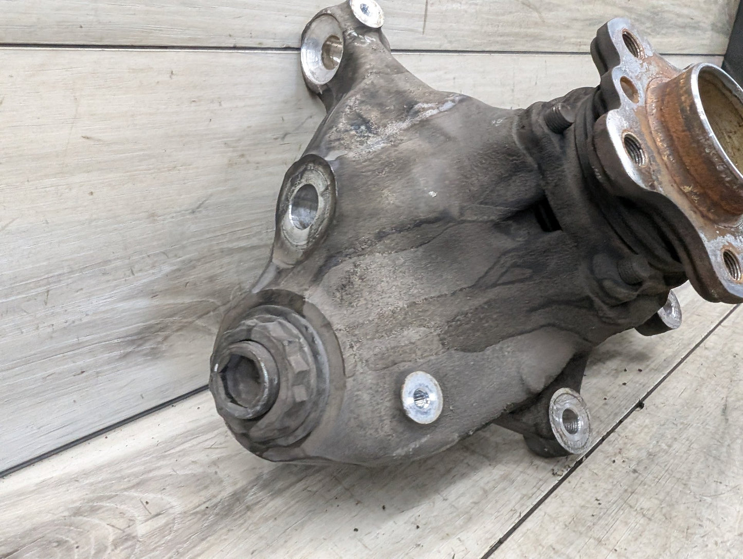 2017-2023 BMW 530i G30 Front Left Driver Spindle Knuckle w/ Bearing 6884385