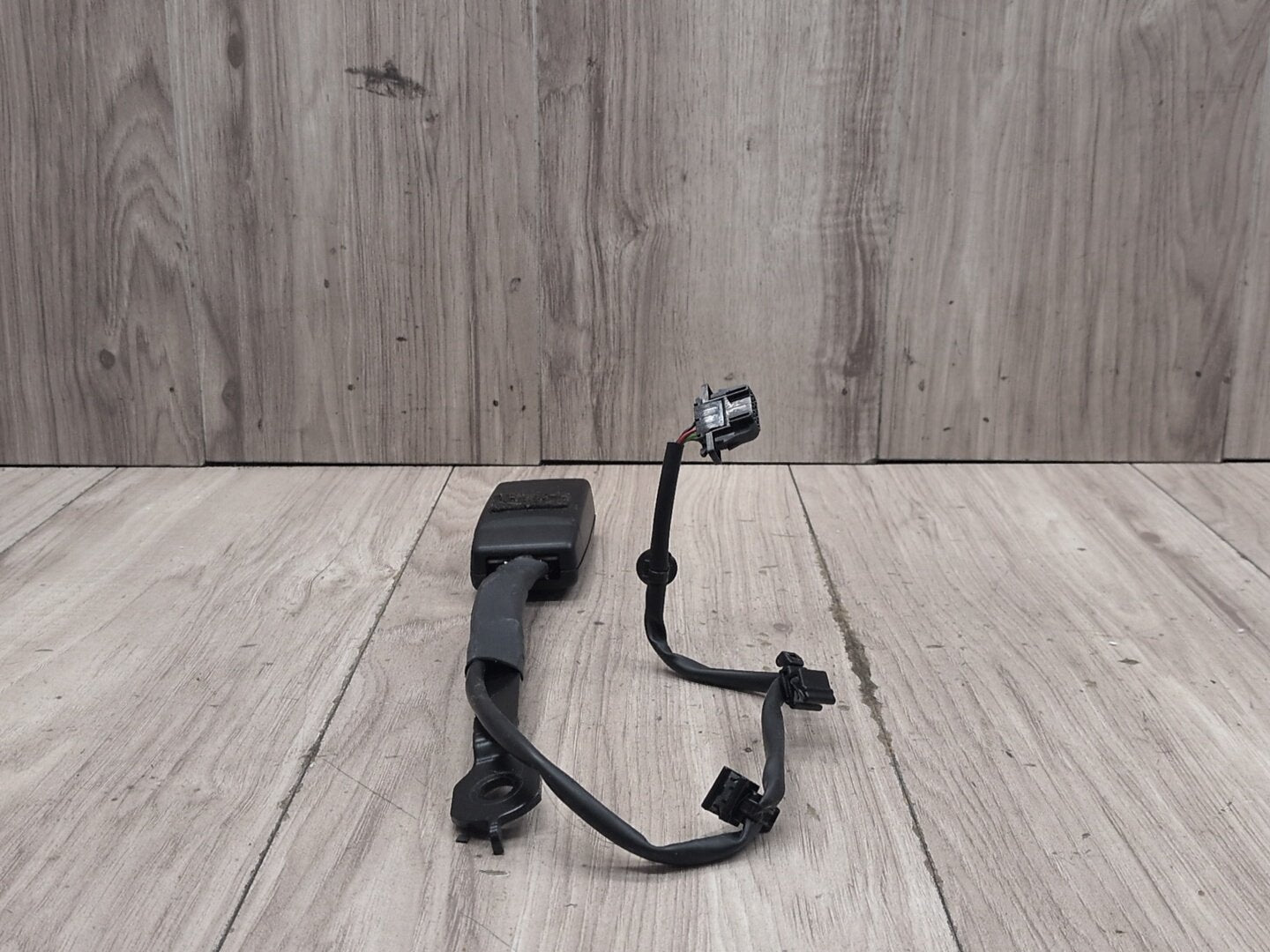 2015-2018 Audi Q3 8U Front Right Passenger Seatbelt Seat Belt Buckle 8R0857756D